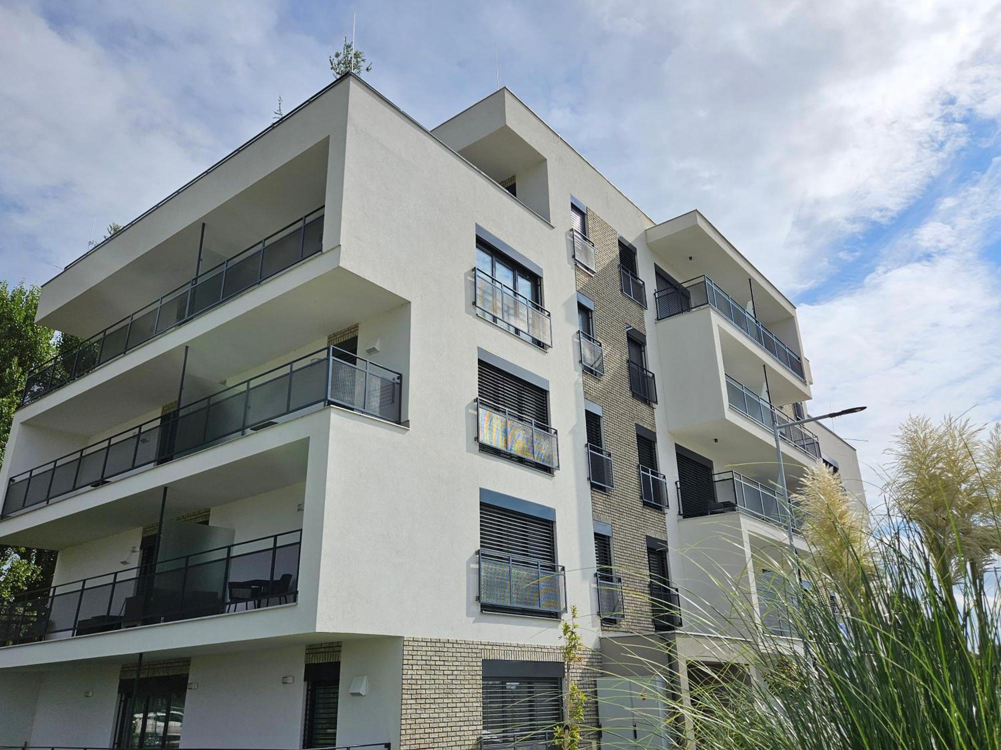 Harmonia Riva Apartman B11 Dunajská Streda Exterior photo