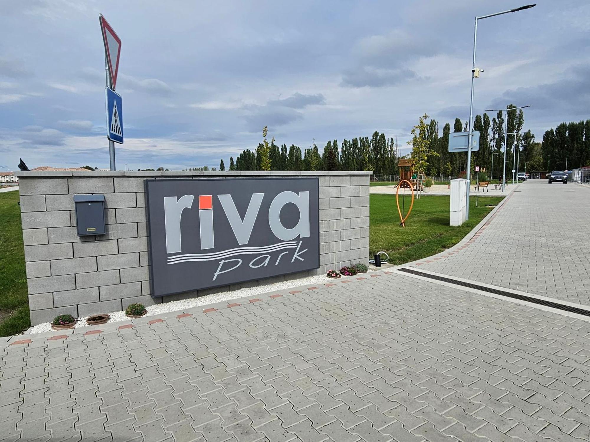 Harmonia Riva Apartman B11 Dunajská Streda Exterior photo